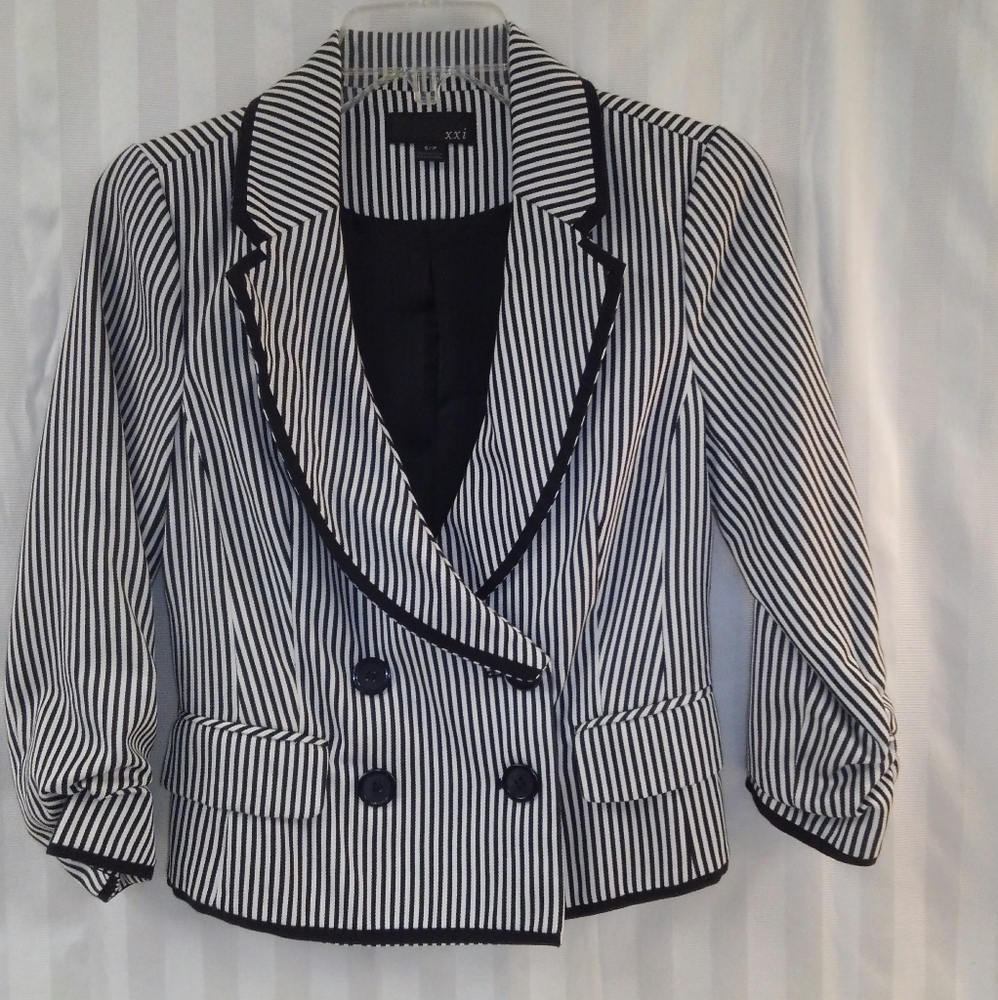 Black & White Striped Jacket xxi